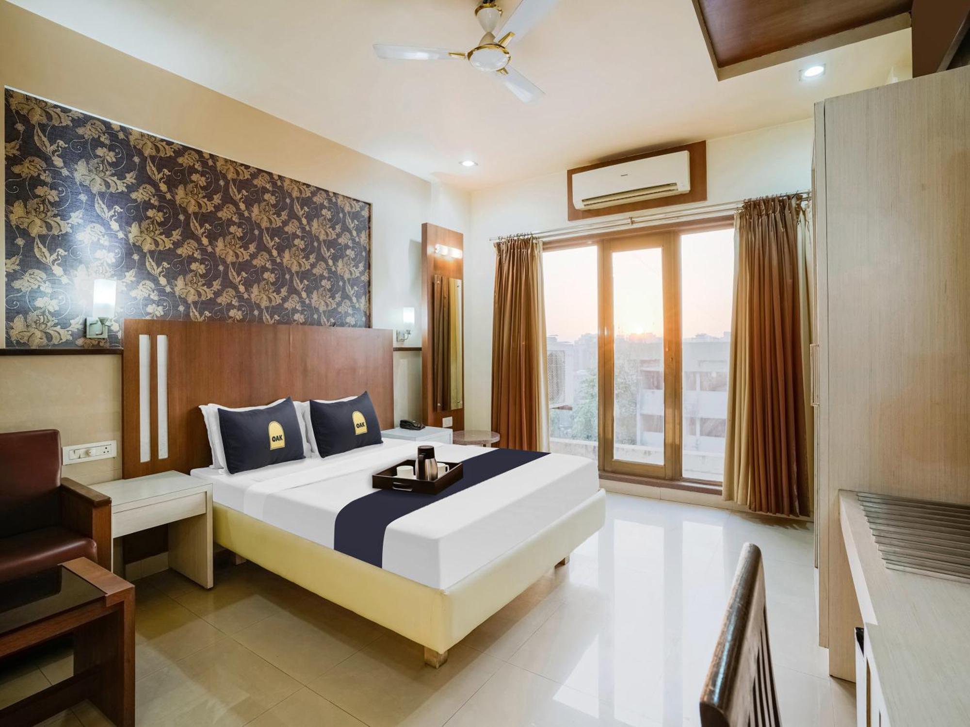 Hotel Krone A Family Hotel Near Igi Airport Delhi Нью-Дели Экстерьер фото